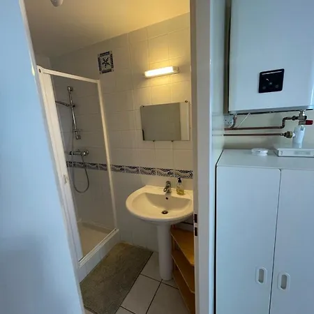Ou En Hyper Centre, Pour La Et La Rue Pietonne Il Suffit De Traverser La Rue , La Photo Principale Appartement *