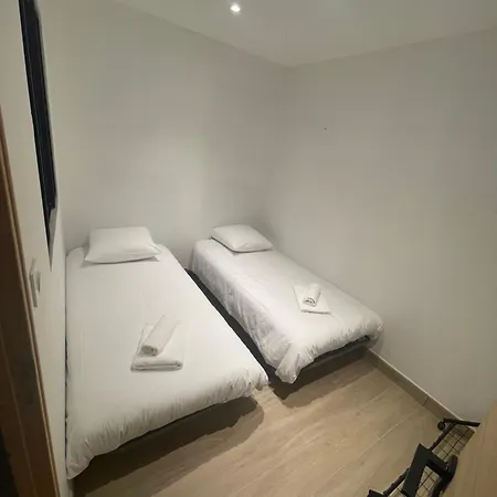 Appartement Ou En Hyper Centre, Pour La Et La Rue Pietonne Il Suffit De Traverser La Rue , La Photo Principale *