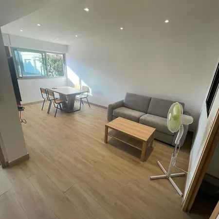 Ou En Hyper Centre, Pour La Et La Rue Pietonne Il Suffit De Traverser La Rue , La Photo Principale Appartement