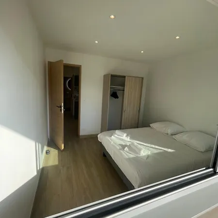 Ou En Hyper Centre, Pour La Et La Rue Pietonne Il Suffit De Traverser La Rue , La Photo Principale Appartement Andernos-les-Bains
