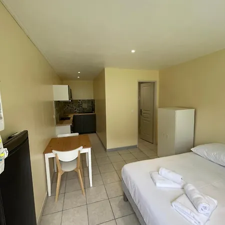 Appartement Ou En Hyper Centre, Pour La Et La Rue Pietonne Il Suffit De Traverser La Rue , La Photo Principale Andernos-les-Bains